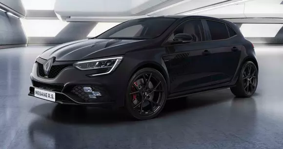 Încă o mașină cu caracter sportiv autentic își încheie cariera. Renault Megane R.S. Ultime este ediția finală a seriei.