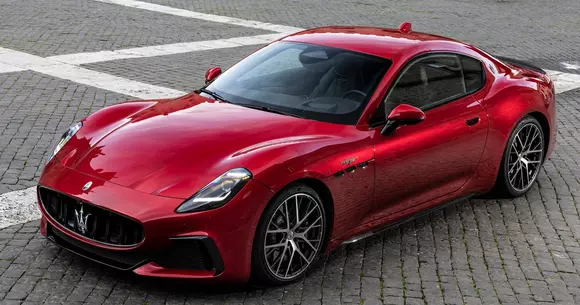 Să-l iei electric, în versiunea Folgore sau cu motor V6 Nettuno? Maserati GranTurismo 2023, tentația cu dublă personalitate!