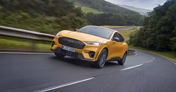 Ford Mustang Mach-E va introduce în gamă acumulatorii de tip LFP (litiu-fier-fosfat)