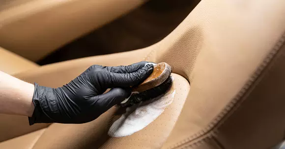 (P) Tapiterie auto din piele ca noua: Solutiile Econstrukt pentru rezultate impecabile