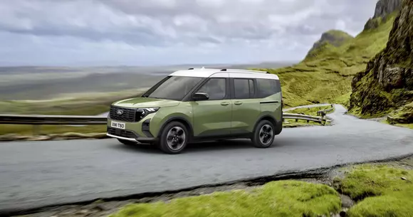 Faceți cunoștință cu noul Ford E-Tourneo Custom, model 100% electric ce va fi produs la Craiova