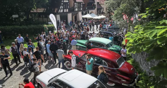 Prezenţe internaţionale şi poveşti spectaculoase la Concursul de Eleganţă Sinaia 2023