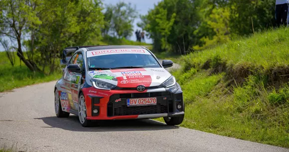 Lanțul victoriilor continuă pentru echipajul primului exemplar Toyota Yaris GR pregătit pentru raliu în România