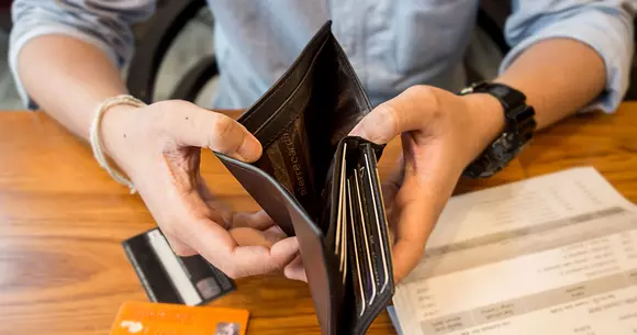 (P) Ce faci atunci când ai nevoie urgentă de o sumă de bani? Un credit online avans până la salariu poate fi soluția