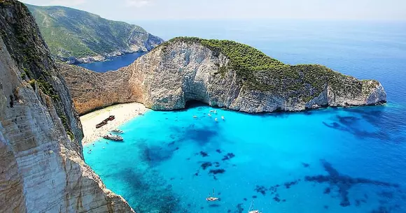 (P) Lasă drumul să te poarte în direcția potrivită: alege un sejur în Zakynthos!