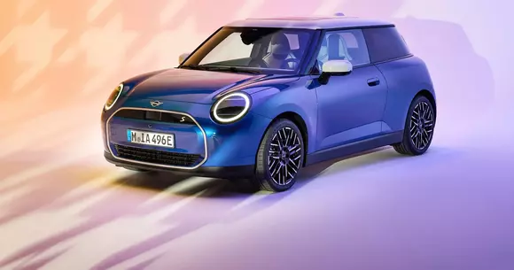 Chiar dacă inspirația e retro, tehnica și conceptul sunt de evengardă: noul MINI Cooper Electric transmite un mesaj categoric.