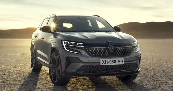 Grupul Renault nu renunță să creadă în continuare în saloanele auto internaționale