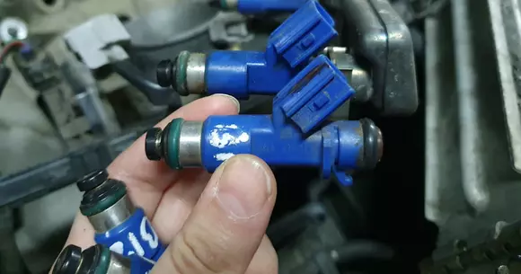 (P) Recondiționarea injectoarelor mașinii - secretul unei performanțe optime