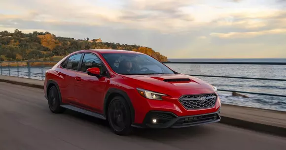 Poate că s-au împuținat, dar n-au dispărut! Subaru WRX TR, purtător al mesajului de bine pentru fanii tradiționali ai mărcii.