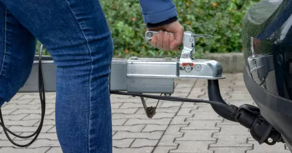 (P) 3 pași practici în pregătirea mașinii pentru o excursie la pescuit