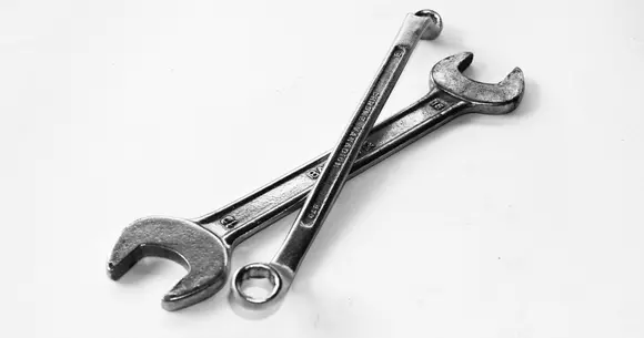 (P) Cu scule auto potrivite, faci față oricărei probleme apărute la drum!