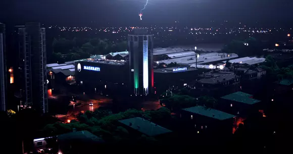 Întâmpinând viitorul mobilității electrice, Maserati implementează planul strategic ”100% Engineered and Made in Italy”.