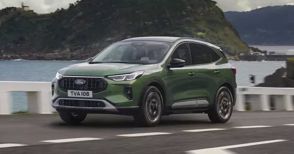 Început de an optimist cu Ford Kuga: design nou, electrificare performantă a propulsiei, plus interior stilat și primitor.