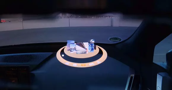 Parcare teleoperată, AI generativ, realitate augmentată și lista digitalizării „de bord” expusă de BMW la CES 2024 continuă.