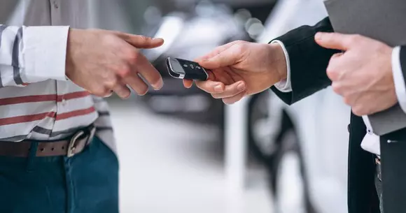 (P) Mașină nouă sau second-hand?