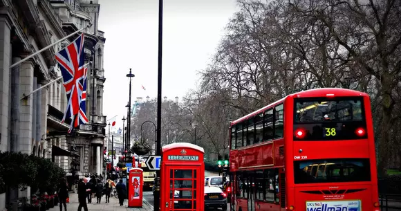 (P) Călătorești în Marea Britanie anul acesta? Ce trebuie să faci înainte de a porni la drum pentru a avea o vacanță liniștită