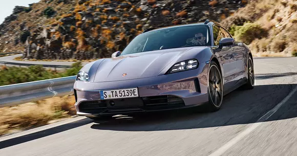 Modernizarea de anvergură pe care a primit-o Porsche Taycan are implicații multiple, relevante pentru ambițiile mărcii.