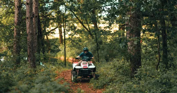 (P) 5 accesorii esențiale pentru ATV-uri. Obiecte care nu ar trebui să-ți lipsească