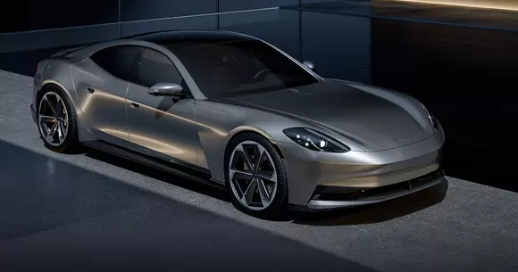 Când vine vorba de karmă, viețile anterioare contează. Tot așa și cu Karma Gyesera, noul e-sedan exclusivist al mărcii...