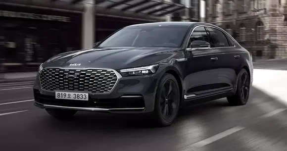 Nu vreți sport – adică Stinger? Luați cu lux: Kia K9 a primit un facelift care îi accentuează personalitatea rafinată