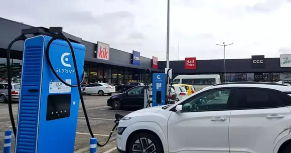 Parteneriat extins între Eldrive România și MOON Power România: investiție de 5 milioane de euro în 300 de stații de încărcare.