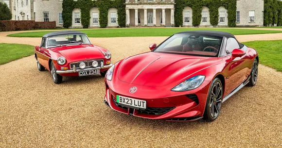 Centenarul mărcii va fi serbat prin prezența unui MG Cyberster pe Central feature la Goodwood. So, very british!