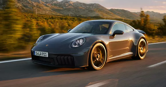 Cum adică, turbocompresor hibrid? Noul Porsche 911 Carrera GTS T-Hybrid este răspunsul concret la această întrebare.