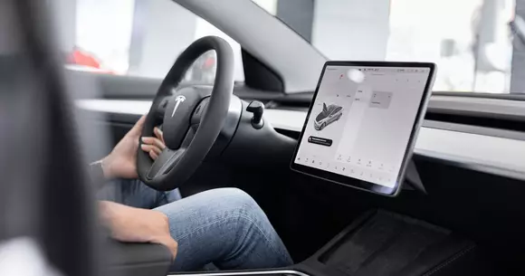 (P) Călătorii inovative: aprofundarea tehnologiei automobilelor și avantajele bonusurilor casino online