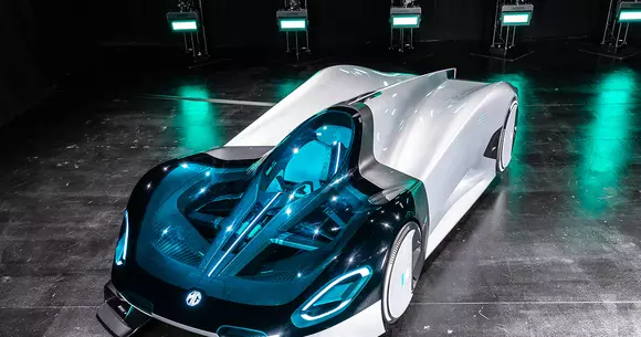 Aniversare centenară și privire spre viitor: conceptul MG EXE181 a dat consistență prezenței MG la Goodwood.