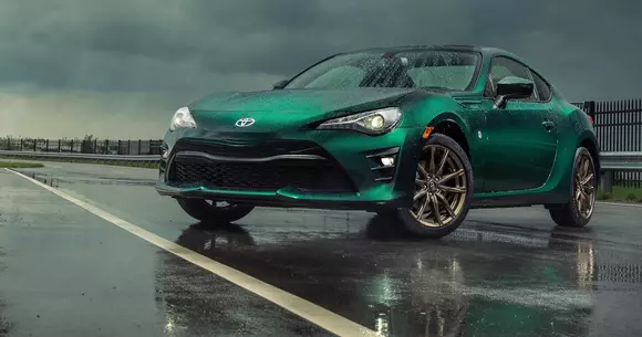 Piesă japoneză de colecție: Toyota GR86 Hakone Edition are tot ce-i trebuie de la stil, până la prestații.