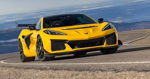 Mai reprezentativ pentru sportivitatea pură ca niciodată: Corvette ZR1 sparge cifrele, dar respectă principiile tehnicii V8!