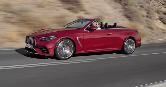 Pentru cine se plângea că SL are două locuri: Mercedes-Benz CLE53 AMG împacă performanța hightech cu patru locuri.