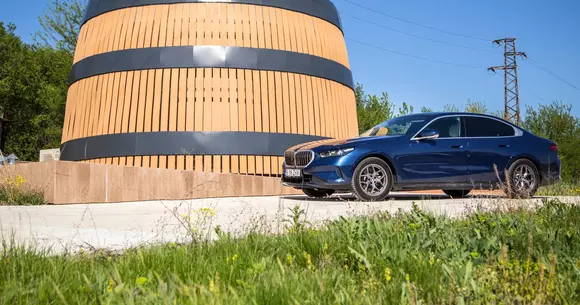 Povestea vinului: În vizită la Balar Wine Estate cu noul BMW Seria 5