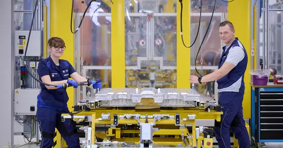 Uzina BMW de la Dingolfing, în avangarda tehnicii: 10 ani de activitate dedicată mobilității cu emizii zero.