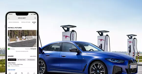 Noi funcții, optimizări și teme info în aplicațiile My BMW și MINI, pentru ca mașina să-ți fie mereu aproape.