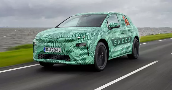 Noutățile conceptuale, tehnice și de fabricație fac din Škoda Elroq un SUV/EV compact cu perspective excelente.
