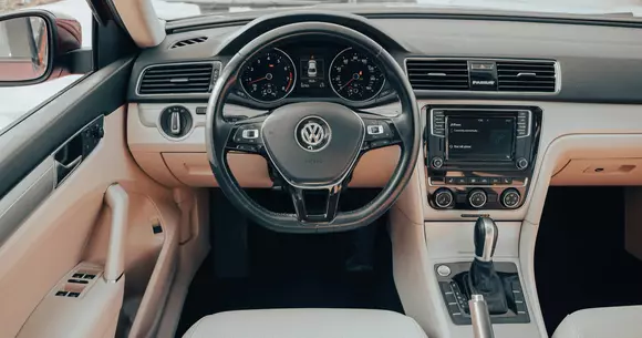 (P) Modernizează-ți Volkswagen-ul Passat B6 cu o Navigație Dedicată Android NaviGps