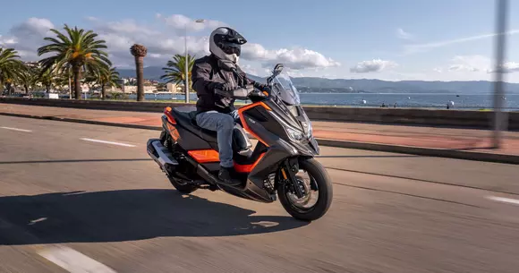 (P) Te-ai săturat de aglomerația din trafic? Vrei să participi la un test ride cu un scuter Kymco?
