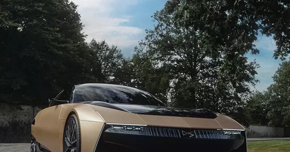 Nume ca de parfum elitist – SM Tribute by DS Automobiles – pentru o transpunere futuristă a rafinatului Citroen SM.