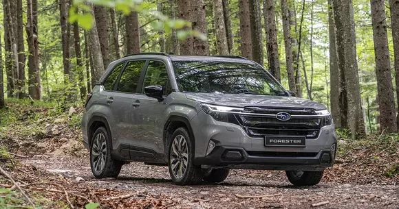 Cea de-a șasea generație Subaru Forester, expusă la SAB 2025, reprezezintă convingător ambițiile mărcii nipone.