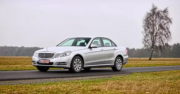 Mercedes-Benz Clasa E: Un clasic cu viitor