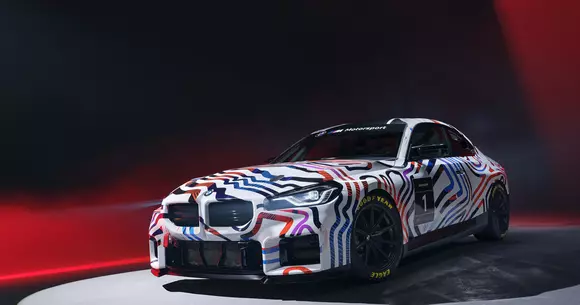 Bavarezii pun la un loc arta și motorsportul. Este suficientă o privire la noul BMW M2 Racing și faptul devine dintr-o dată clar.