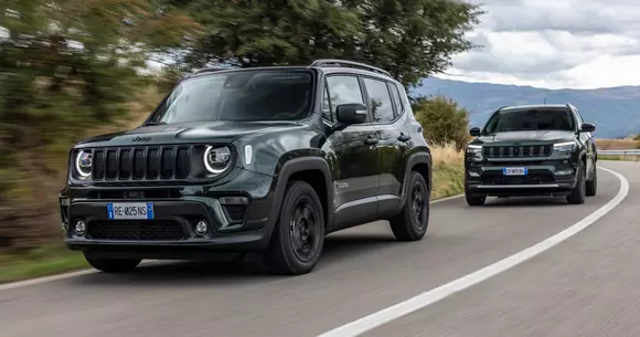 Accent motivațional: edițiile speciale Jeep Compass și Renegade North Star vin cu o reușită personalizare în spirit outdoor-action.