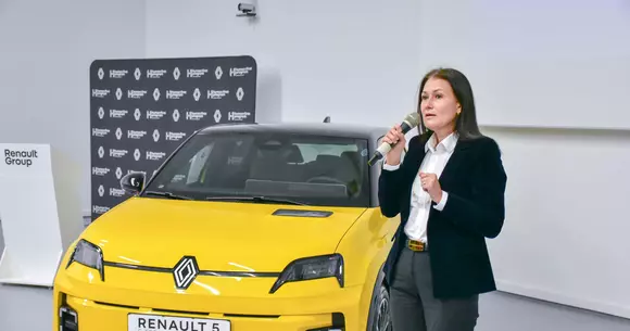Mașina electrică arde. Ce-i de făcut? Renault Group în colaborare cu IGSU a susținut o sensiune de formare pentru salvatorii români.