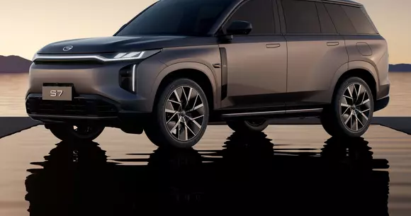 Deși poartă o amprentă stilistică britanică, GAC Motor Trumpchi S7 este un nou SUV premium elitist fabricat de chinezi.