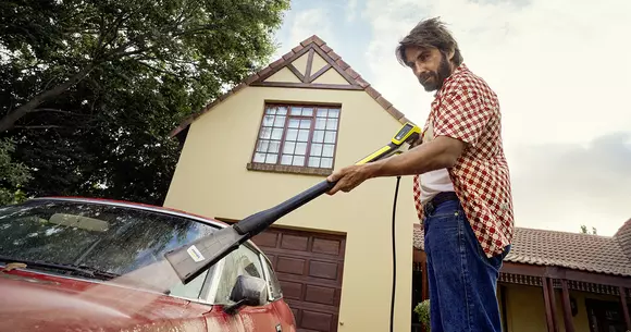 (P) Aparatele de spălat cu presiune - indispensabile pentru locuitorii la casă