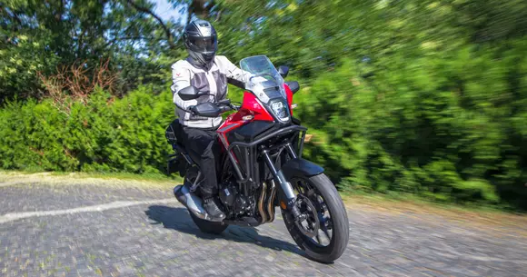 Honda NX 500: Un all-rounder echilibrat