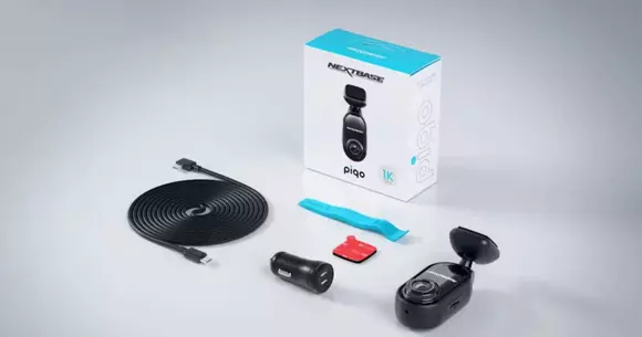 Nextbase lansează în România noua cameră de bord Piqo, cel mai mic model din gamă