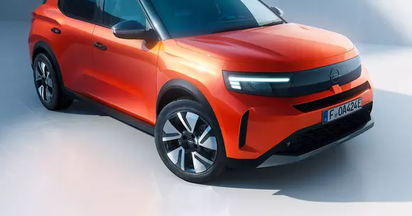 Așteptarea s-a încheiat: doritorii de SUV-uri electrificate versatile pot comanda acum noul Opel Frontera în România.