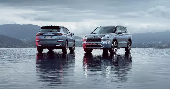 Noua generație Mitsubishi Outlander PHEV poate fi vizionată în premieră în trei showroomuri din București